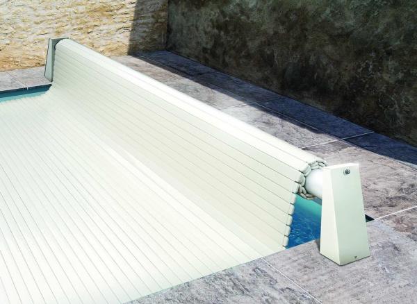 Rolleasy elektrisch Poolmaß 10,0 x 5,0 m PVC-Lamellen Rolleasy elektrisch Poolmaß 10,0 x 5,0 m PVC-Lamellen